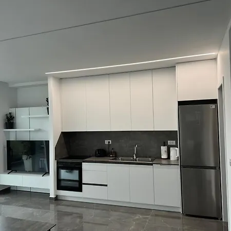 Bl Newly Built 30m From * Sarande