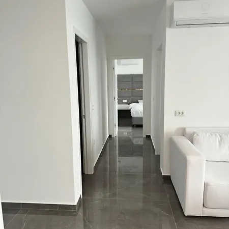 Bl Newly Built 30m From * Sarande