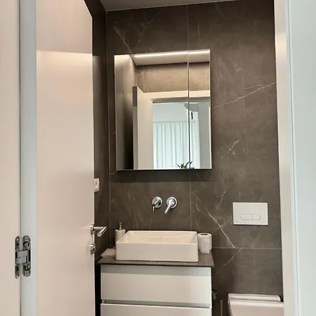 Bl Newly Built 30m From Apartment *