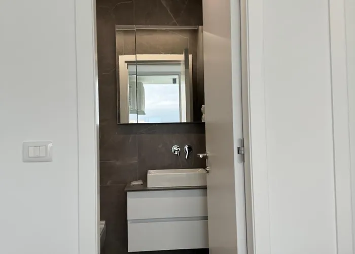 Bl Newly Built 30m From * סרנדה